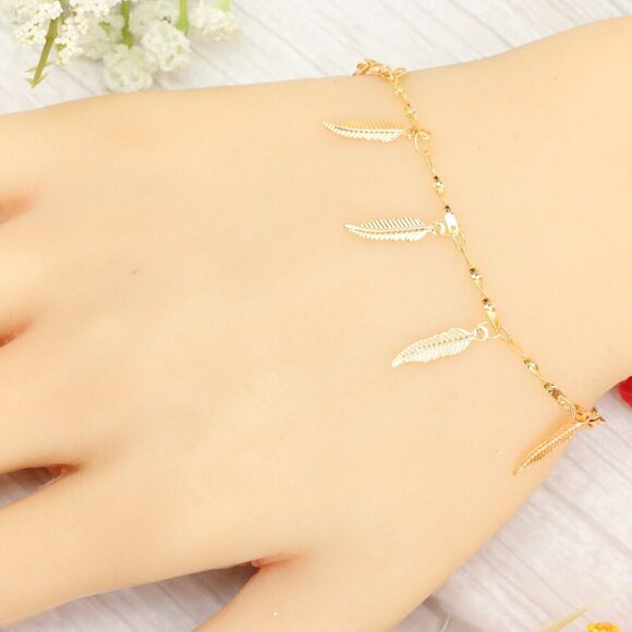 "Trendy Handmade Bracelet – A Thoughtful Gift for Girls & Women | UNVRC1161 - Picture 1 of 10